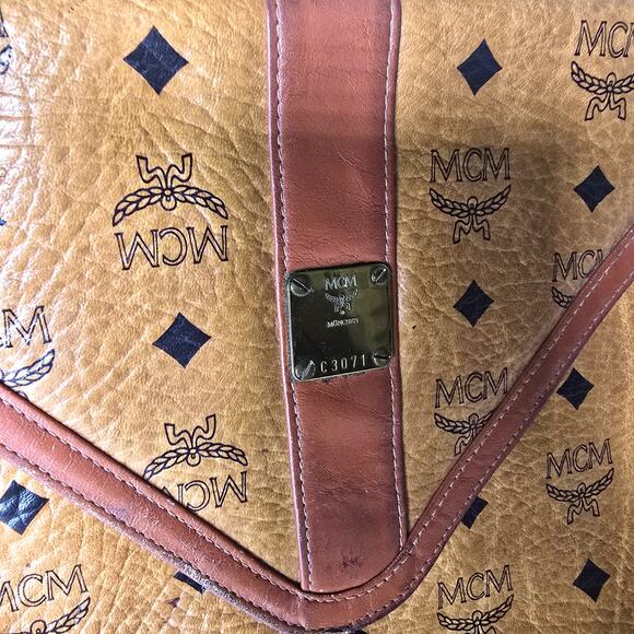 Vintage Authentic MCM Brown Leather Crossbody Clutch Bag - Picture 3 of 12